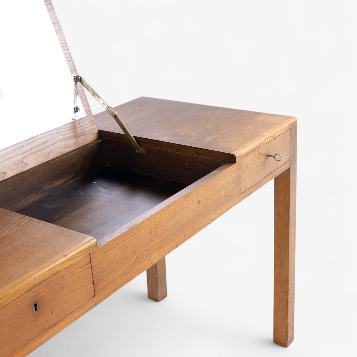 Dressing table in elm