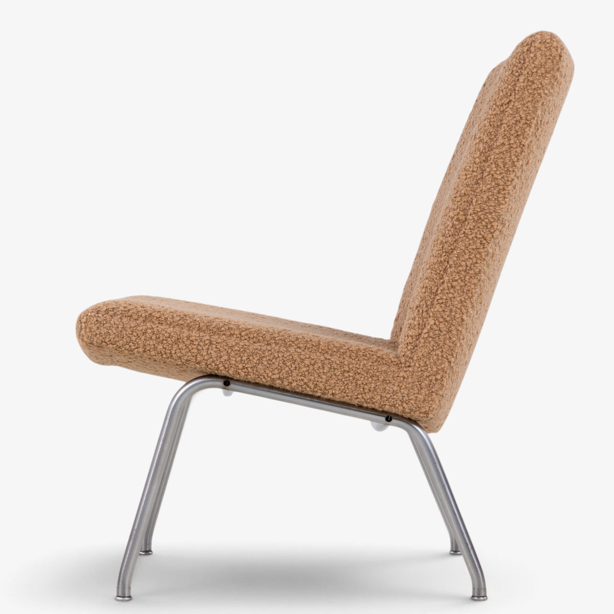 AP 39 - Easy chair in textile