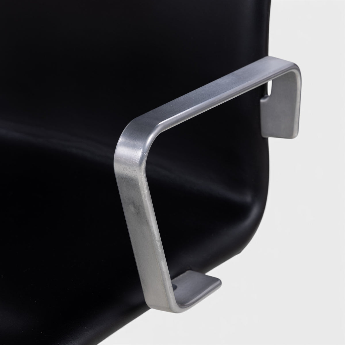 AJ 3292 - Office chair in leather