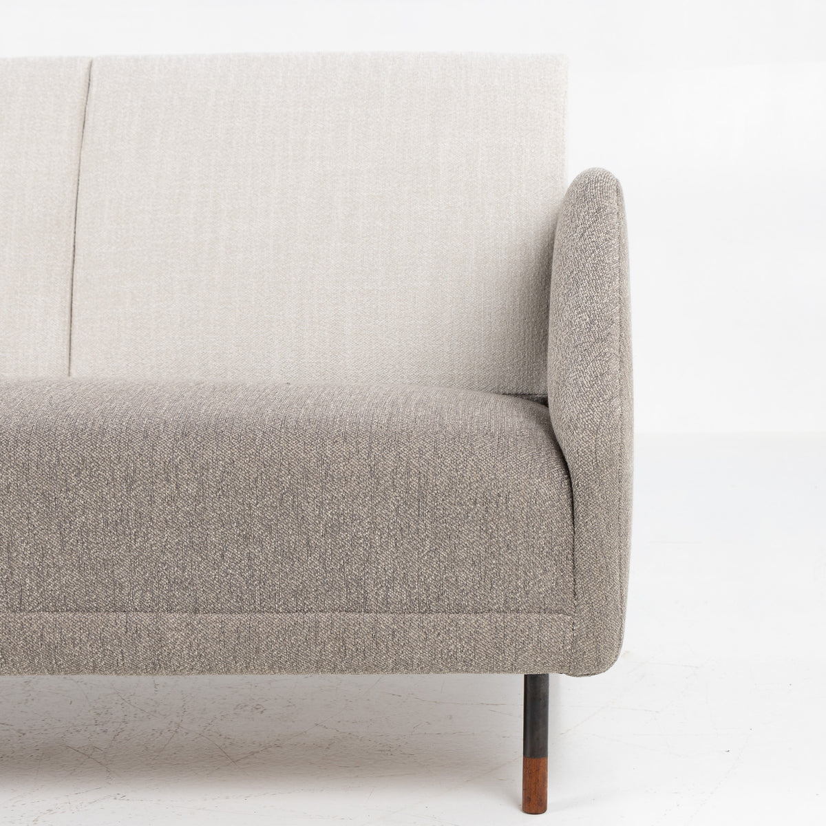 BO 77 - 3-seater sofa in grey textile