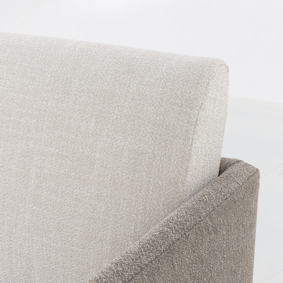 BO 77 - 3-seater sofa in grey textile