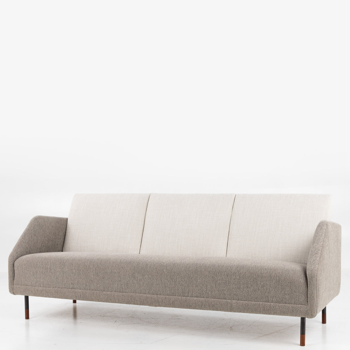 BO 77 - 3-seater sofa in grey textile