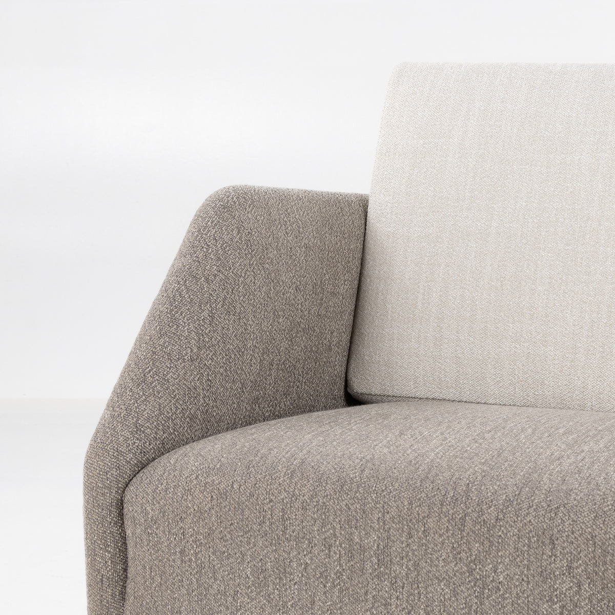 BO 77 - 3-seater sofa in grey textile