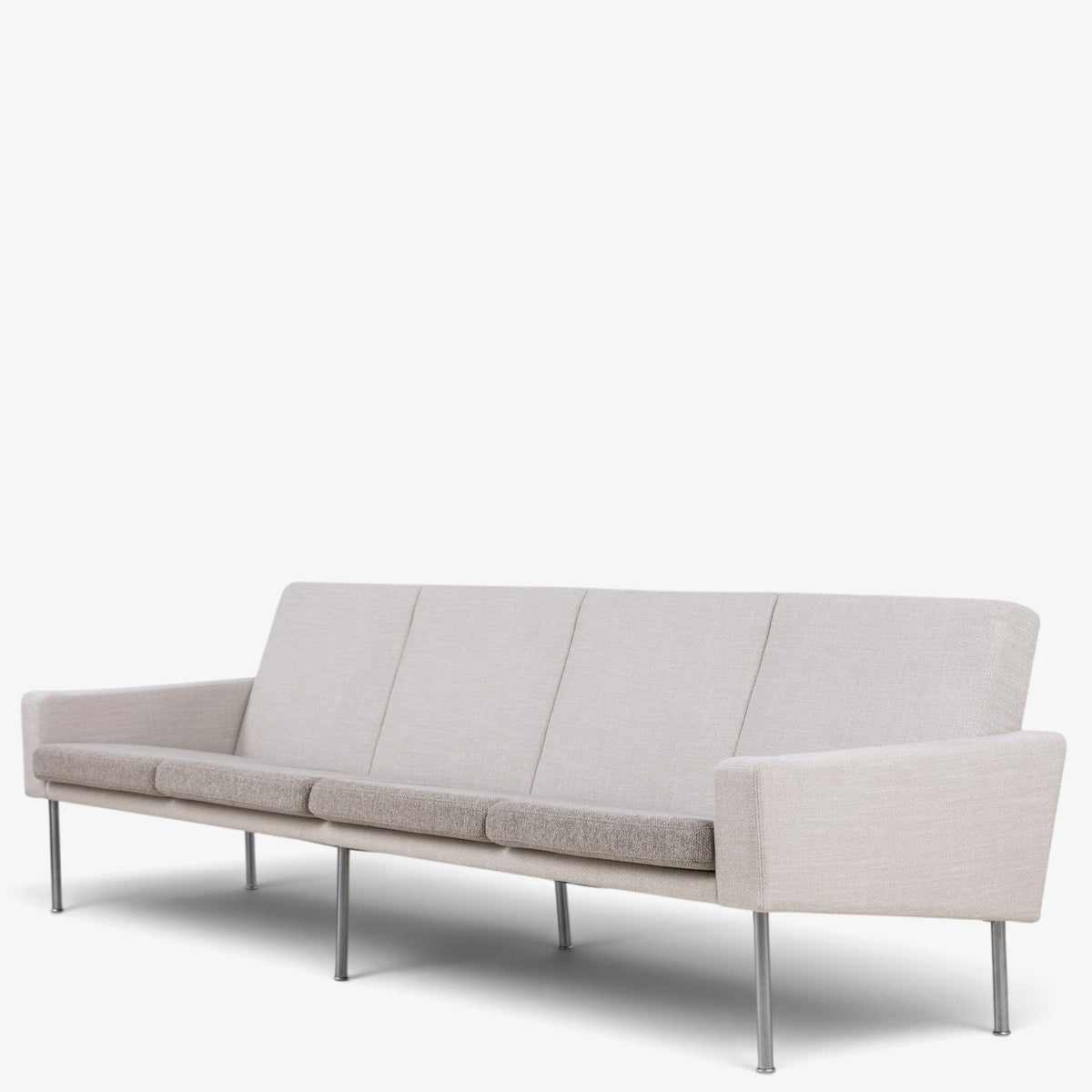 AP 34 / 4-person sofa with round steel legs (cover)
