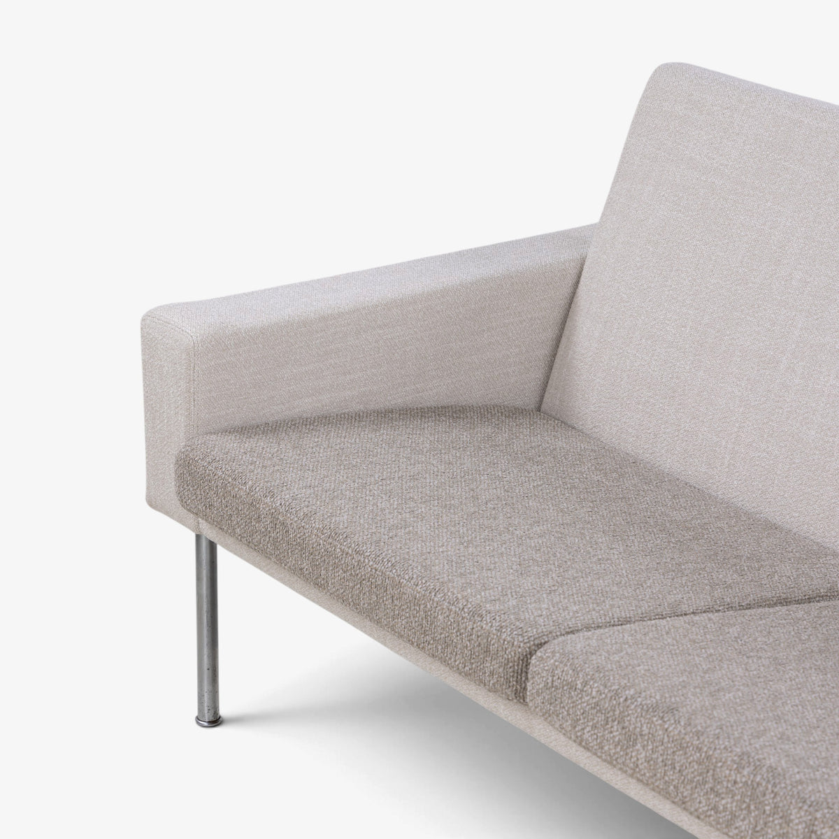 AP 34 / 4-person sofa with round steel legs (cover)