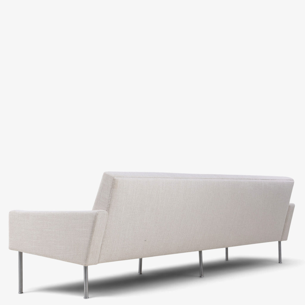AP 34 / 4-person sofa with round steel legs (cover)
