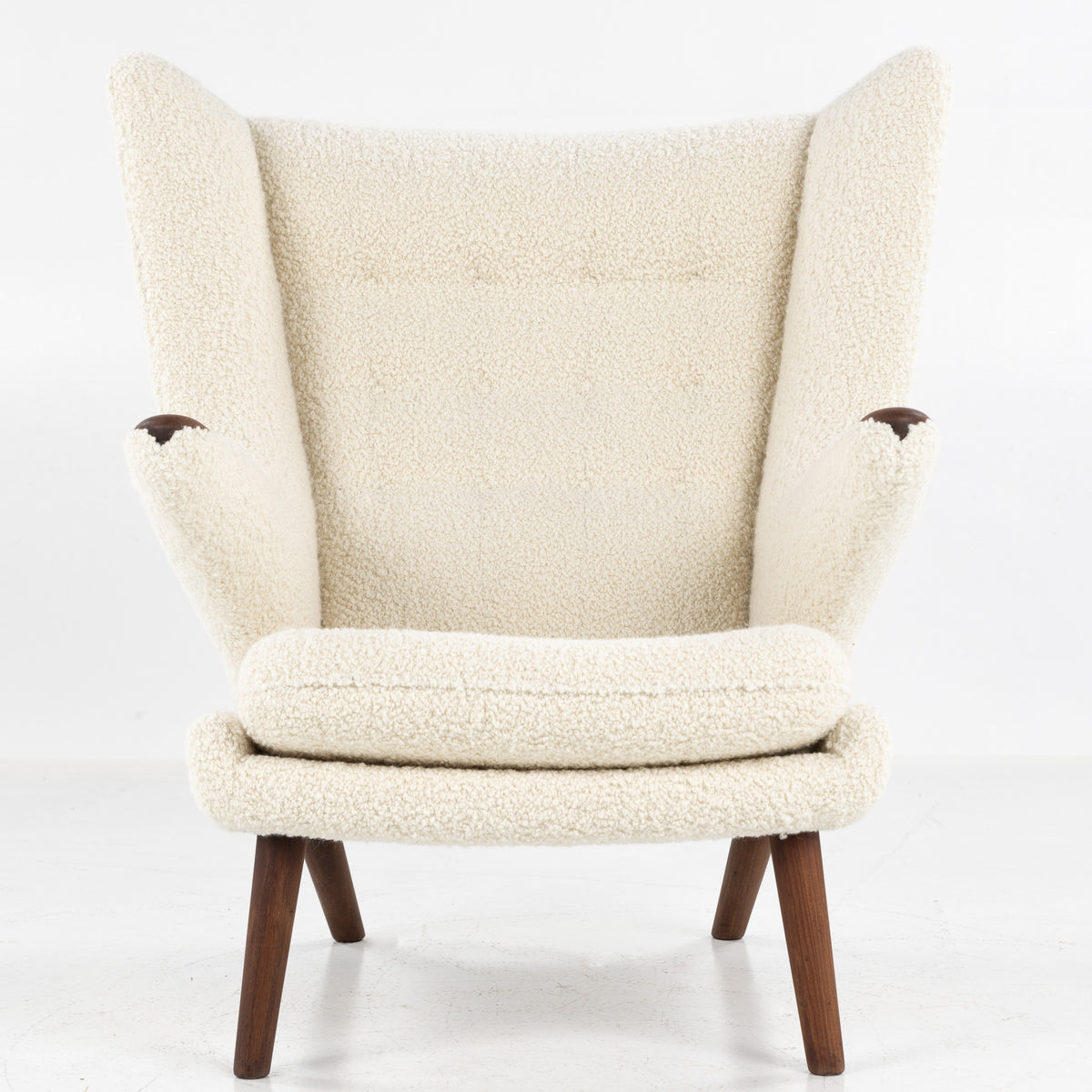 AP 19 - Papa Bear Chair in light wool