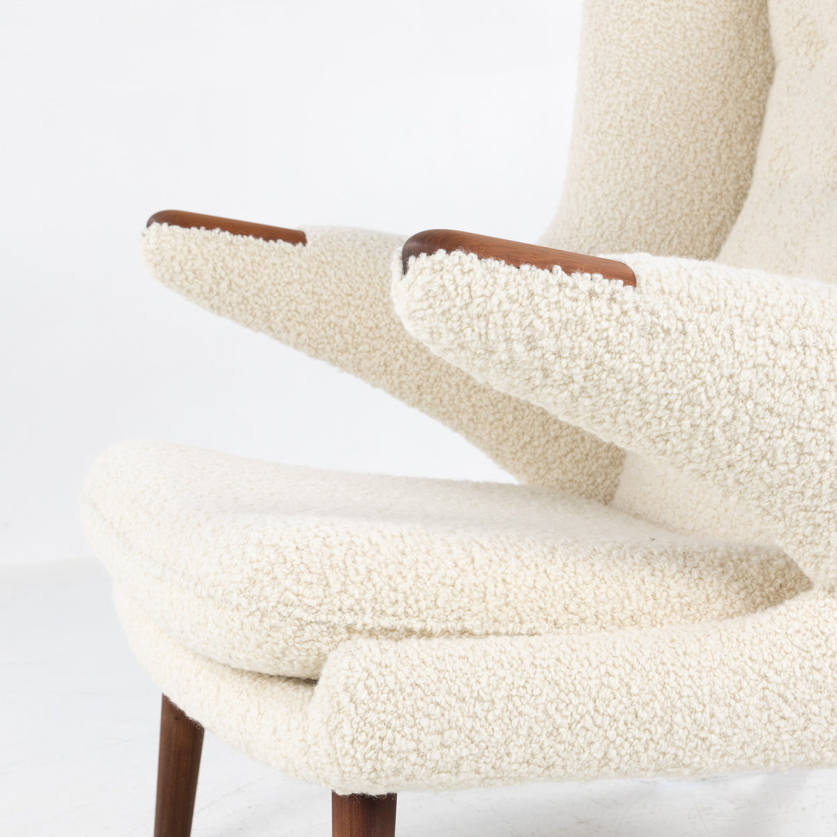 AP 19 - Papa Bear Chair in light wool