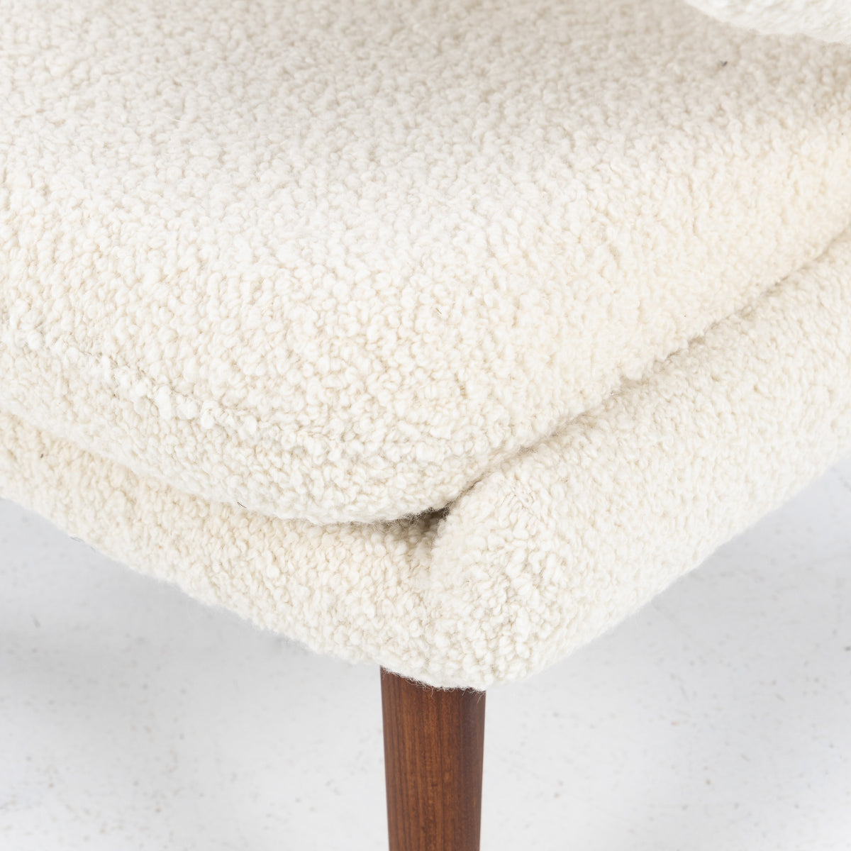 AP 19 - Papa Bear Chair in light wool