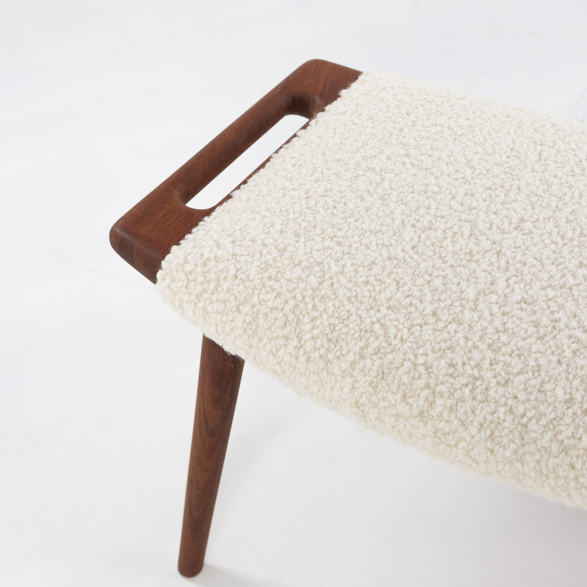 AP 19 - Papa Bear Chair in light wool