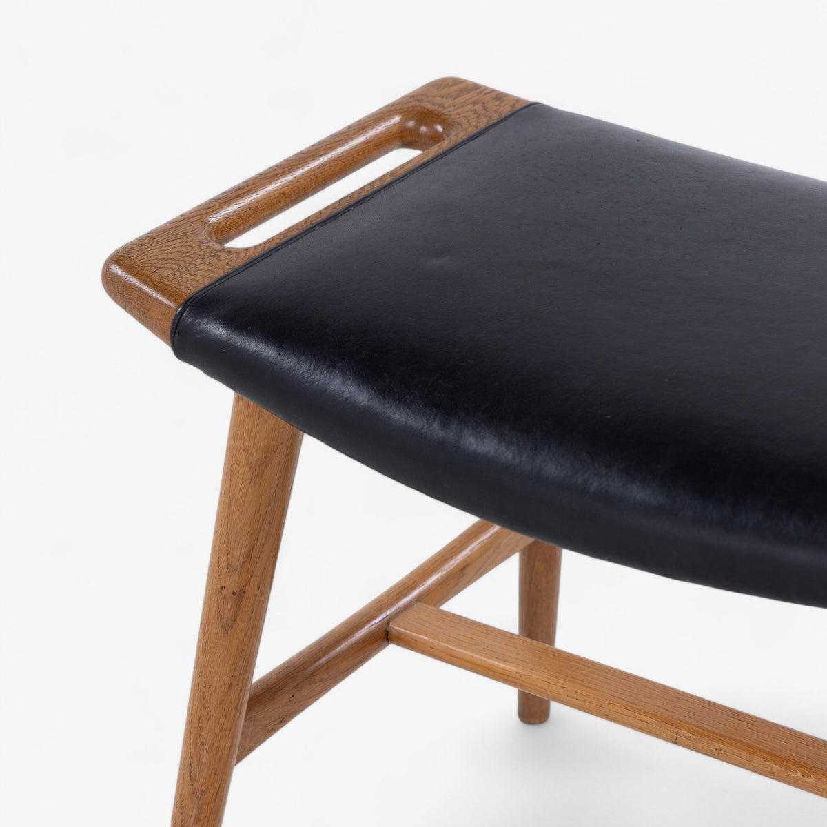 AP 30 - Piano stool in oak