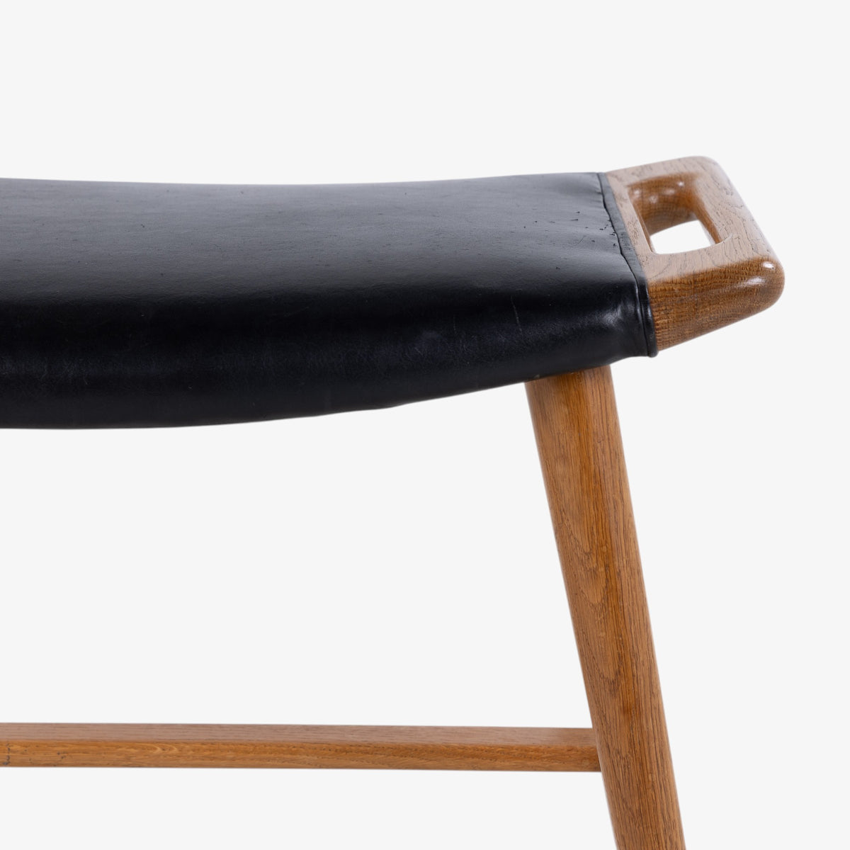 AP 30 - Piano stool in oak