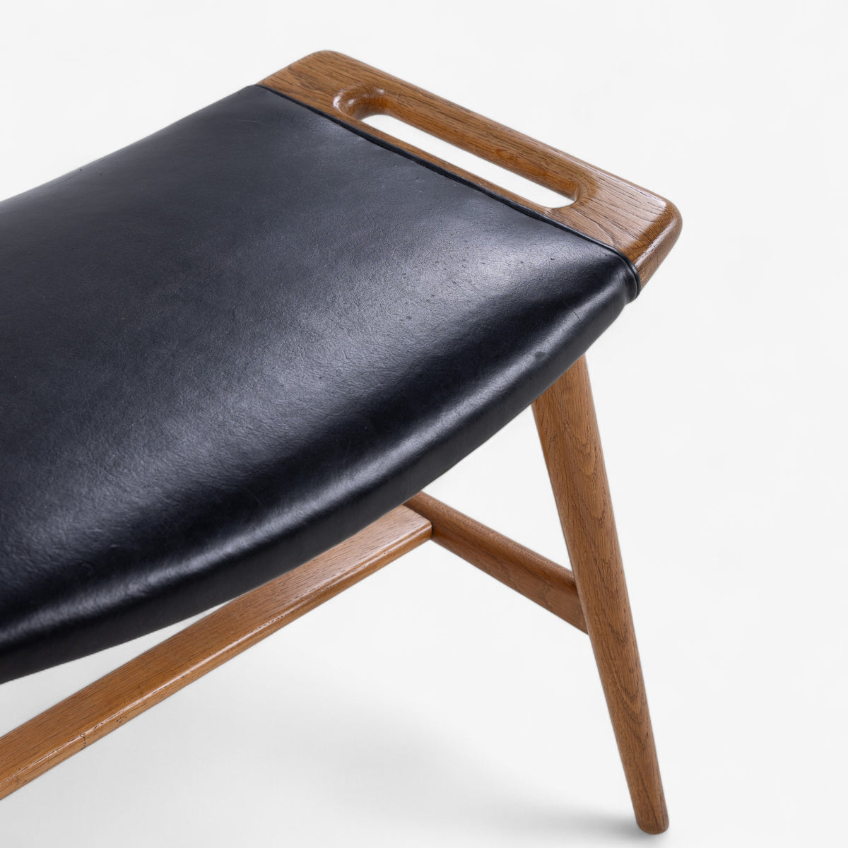 AP 30 - Piano stool in oak