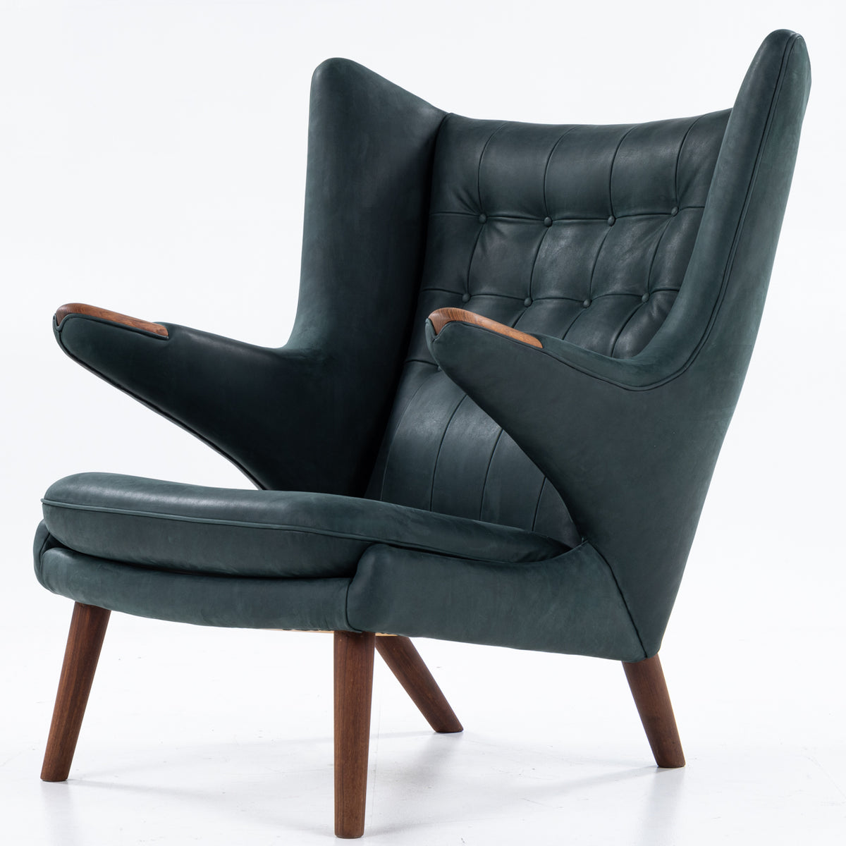 AP 19 - Papa Bear Chair in green leather