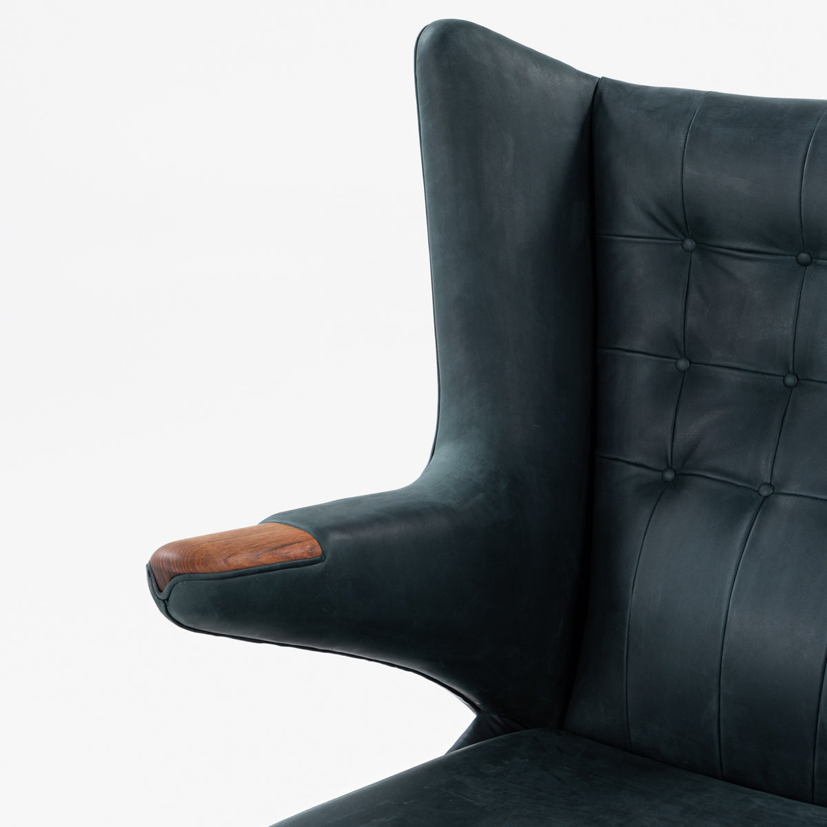 AP 19 - Papa Bear Chair in green leather