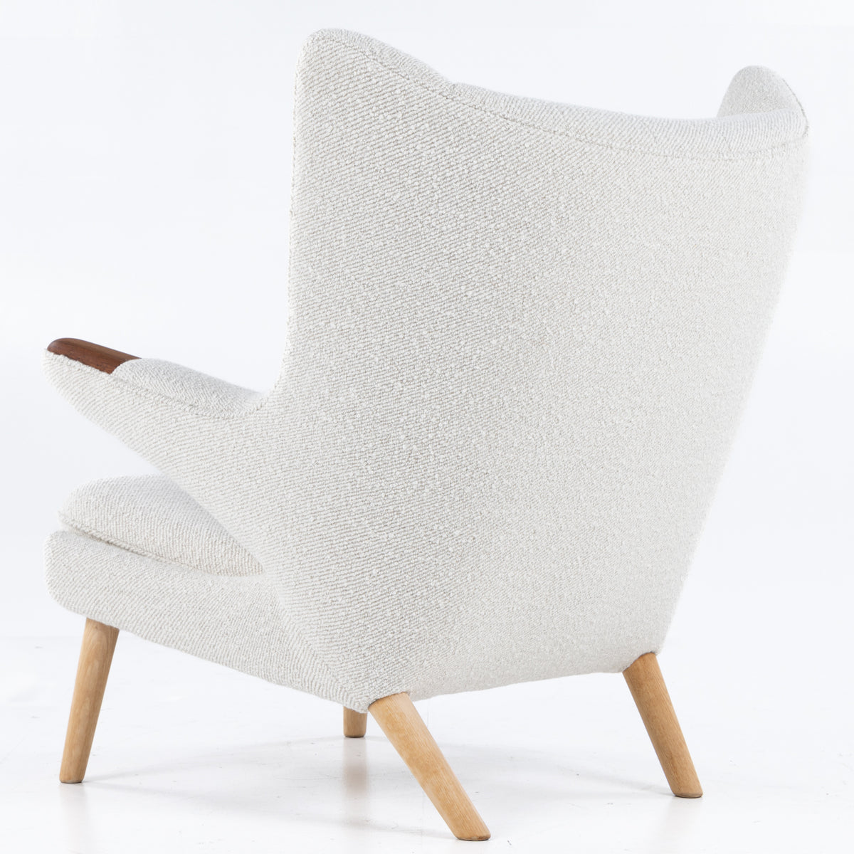 AP 19 - Papa bear chair in light-coloured textile