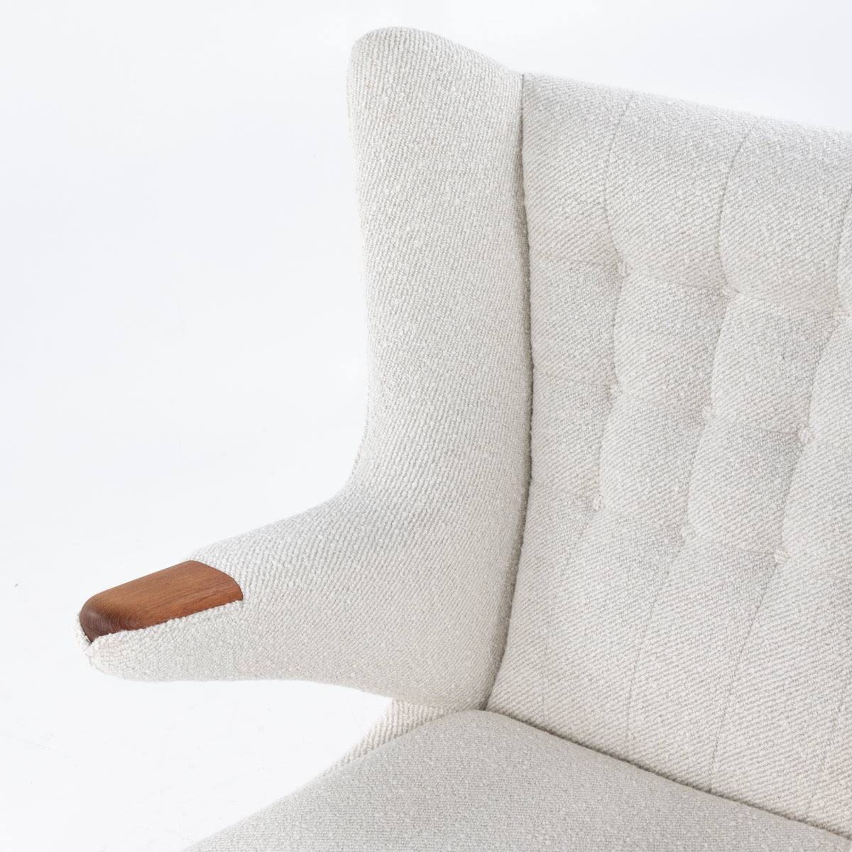AP 19 - Papa bear chair in light-coloured textile