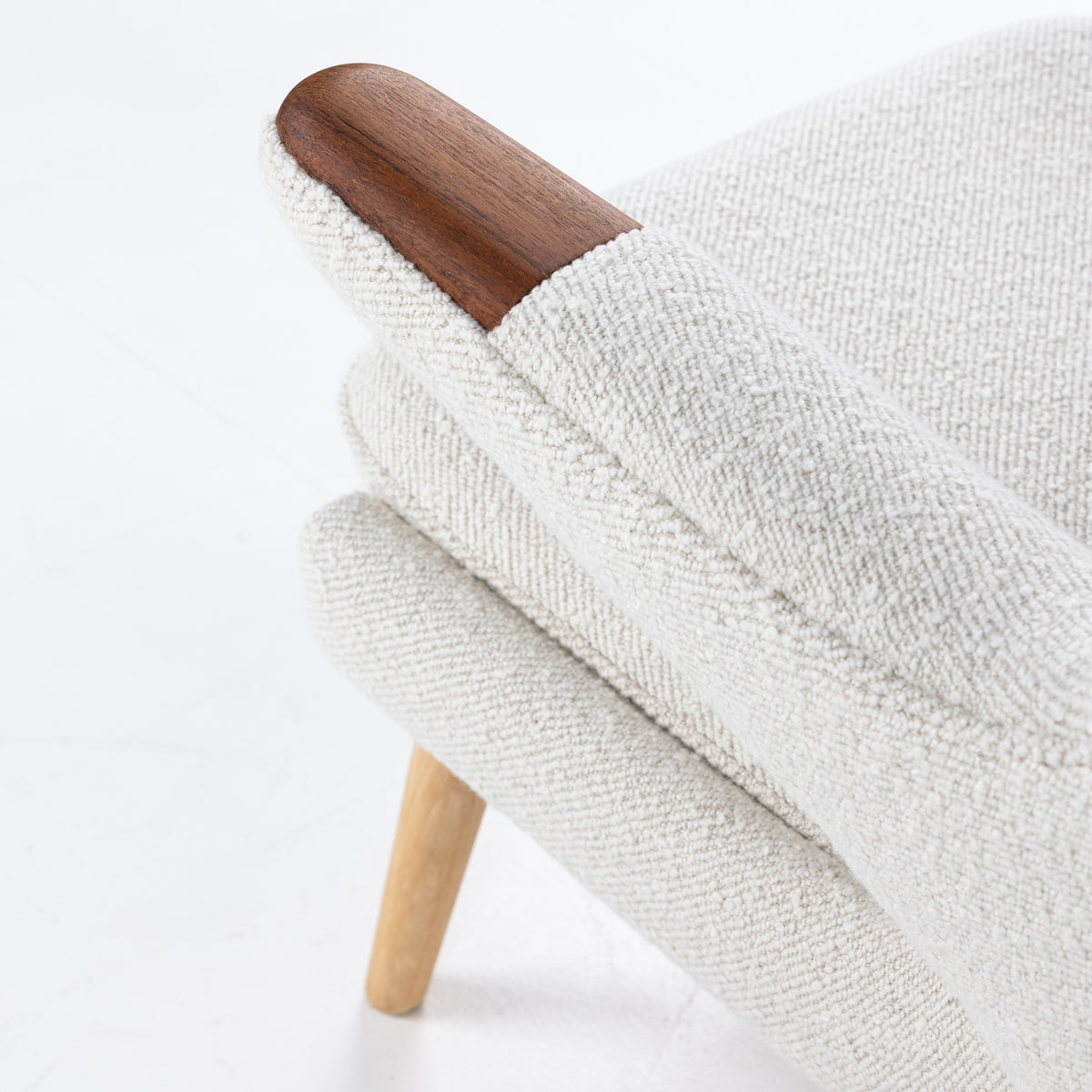 AP 19 - Papa bear chair in light-coloured textile