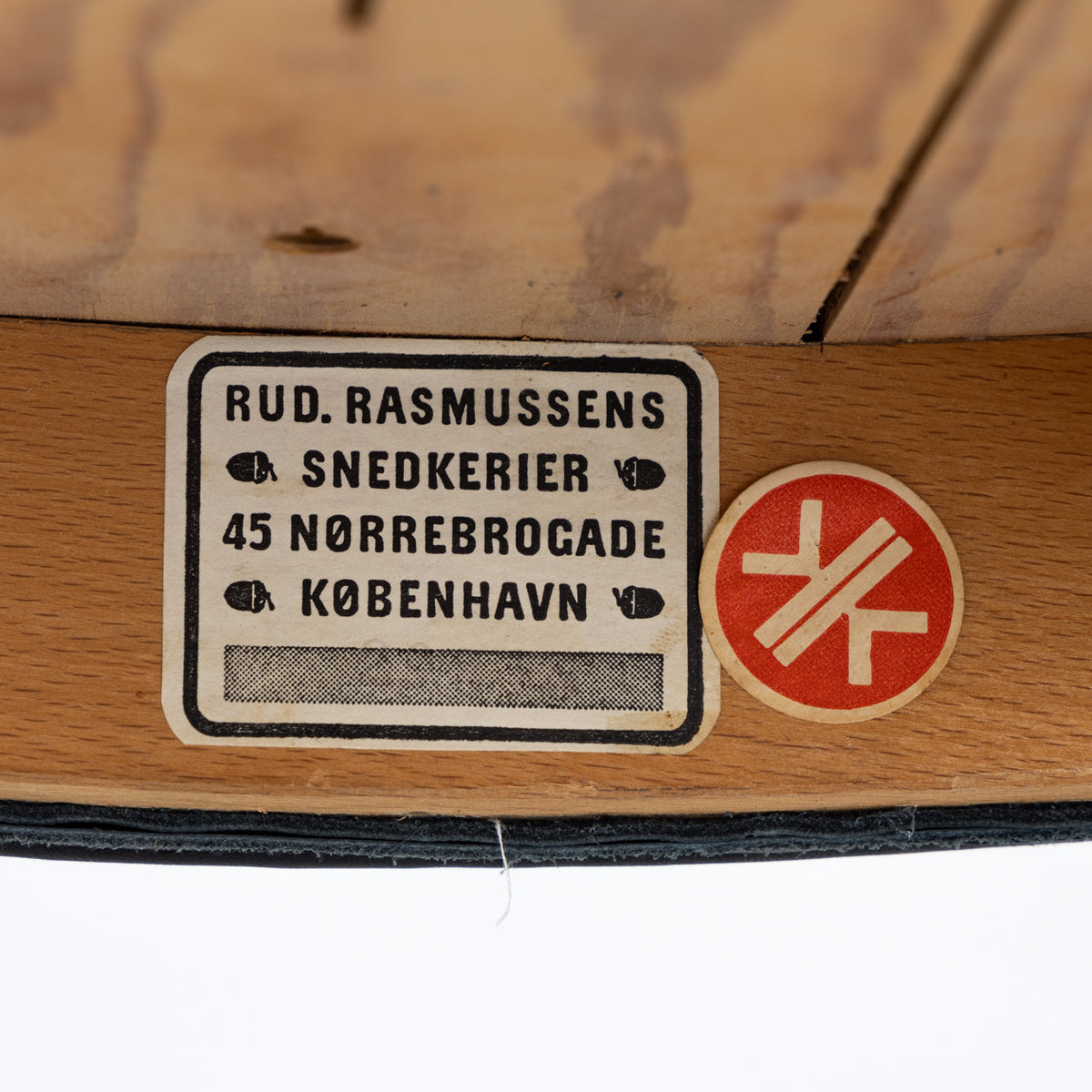 KK 3949 - Sæt á 6 'Røde Stole'