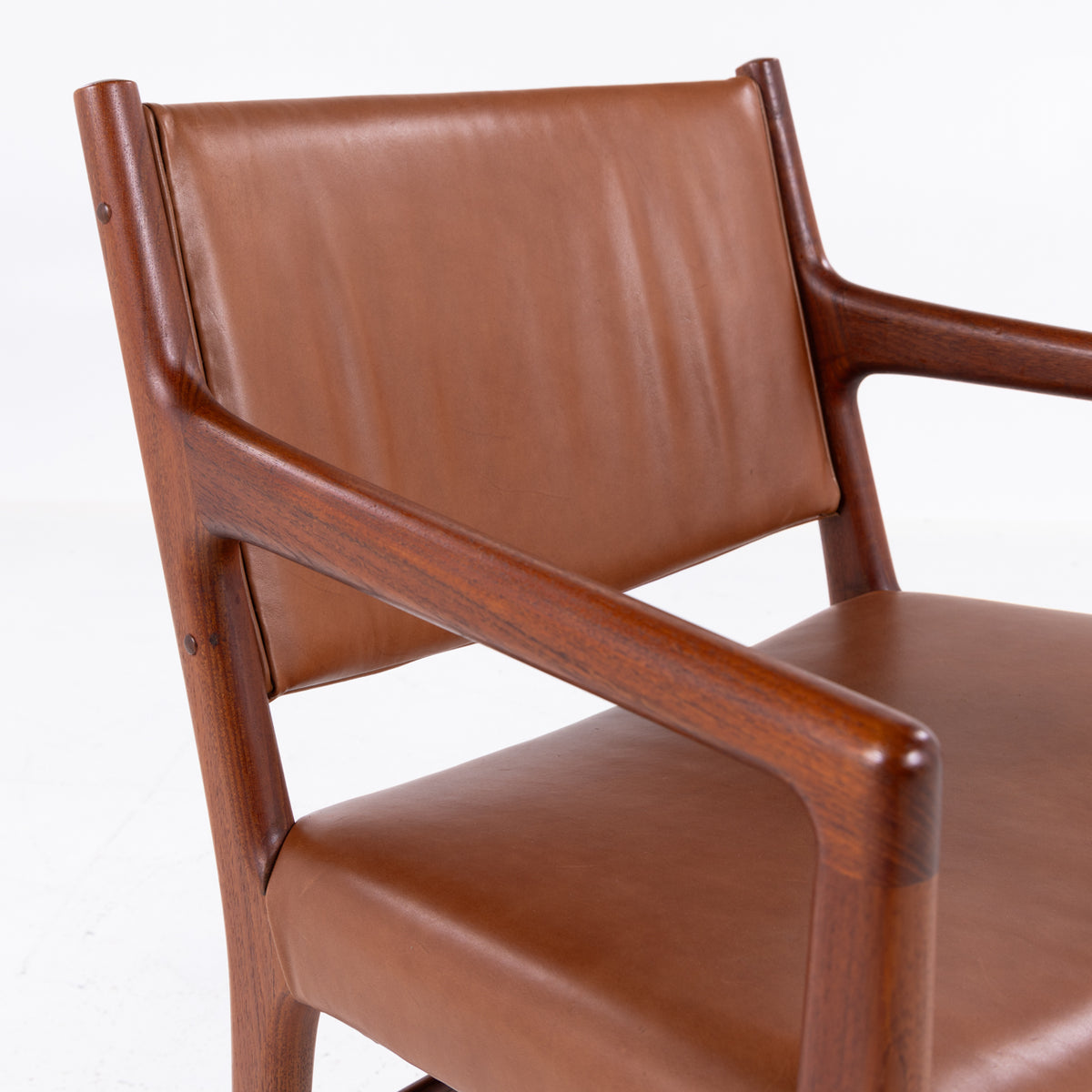 JH 507 - Armchair in teak