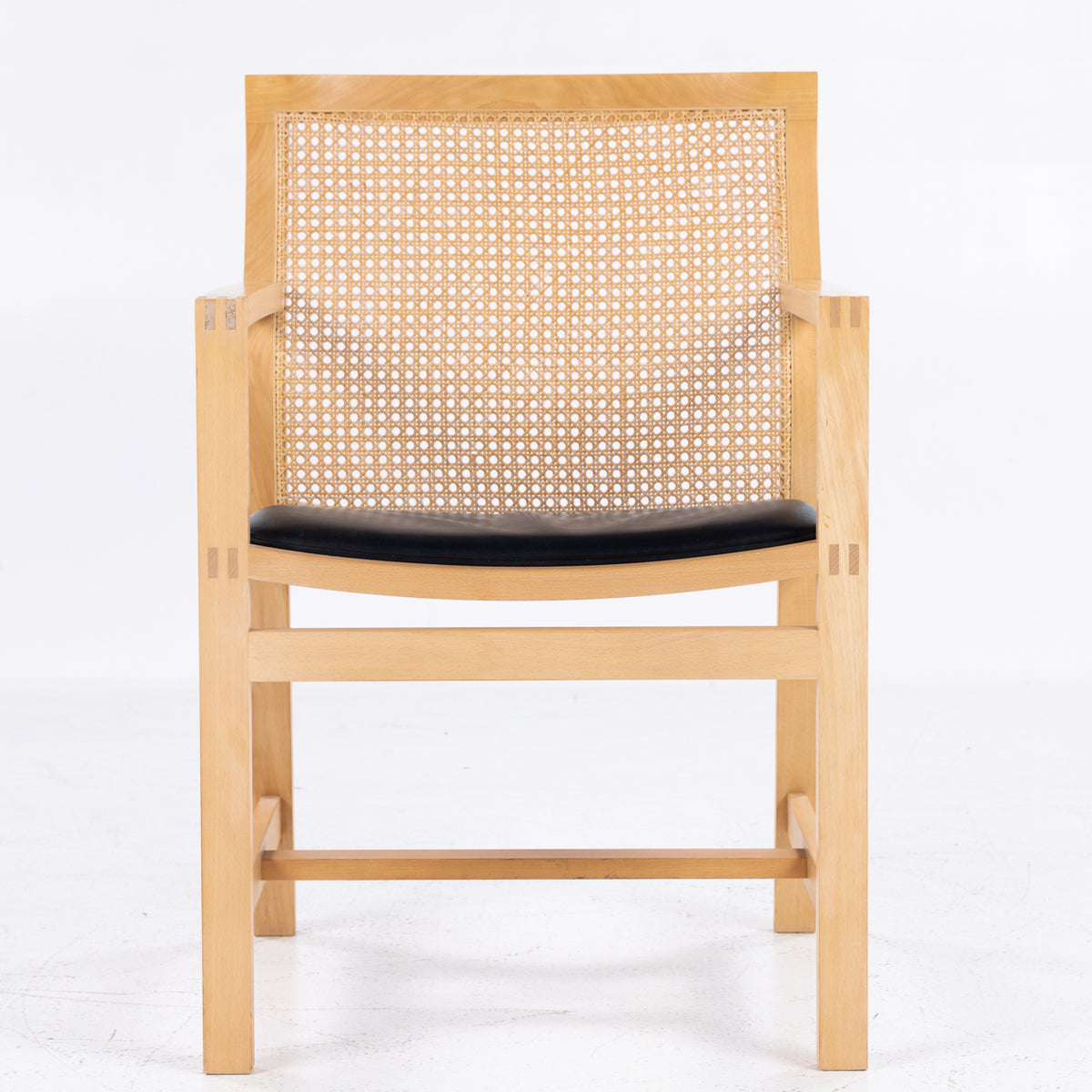 7512 - Armchair in ash