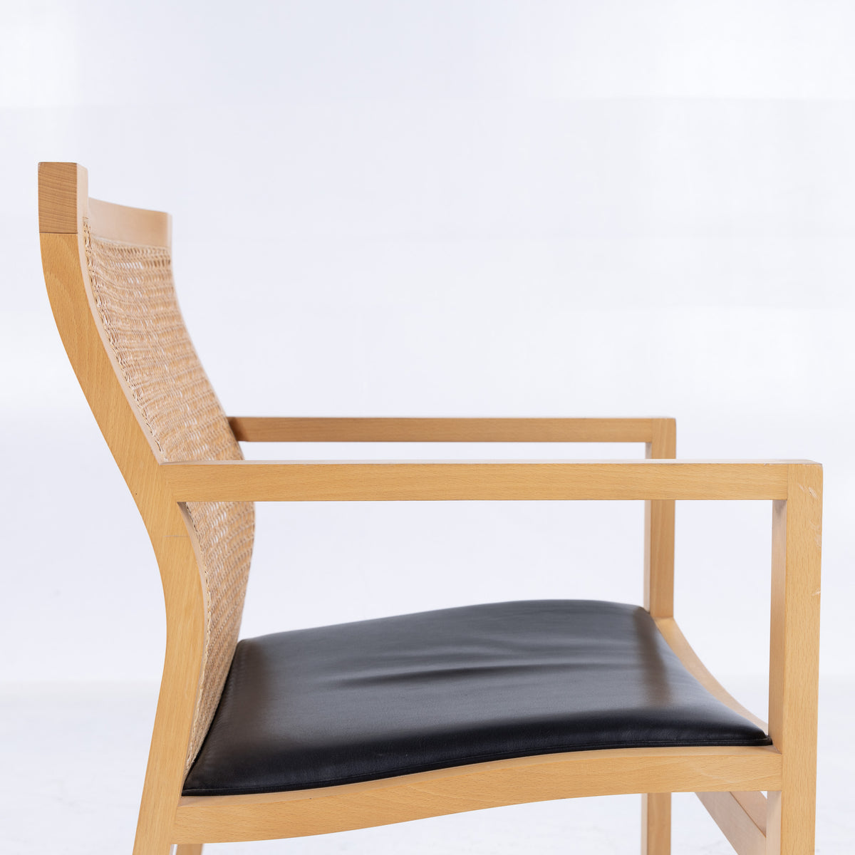 7512 - Armchair in ash