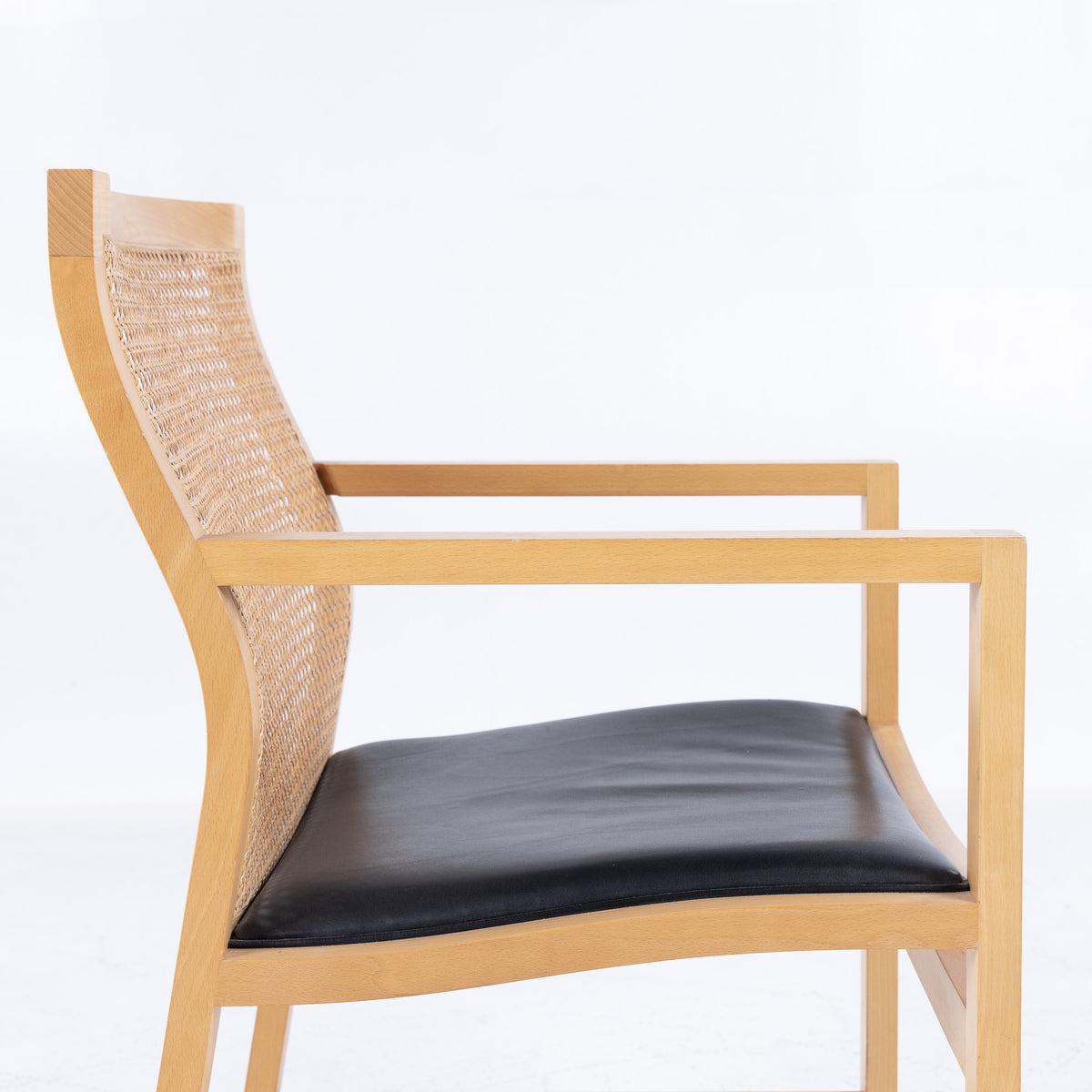 7512 - Armchair in ash