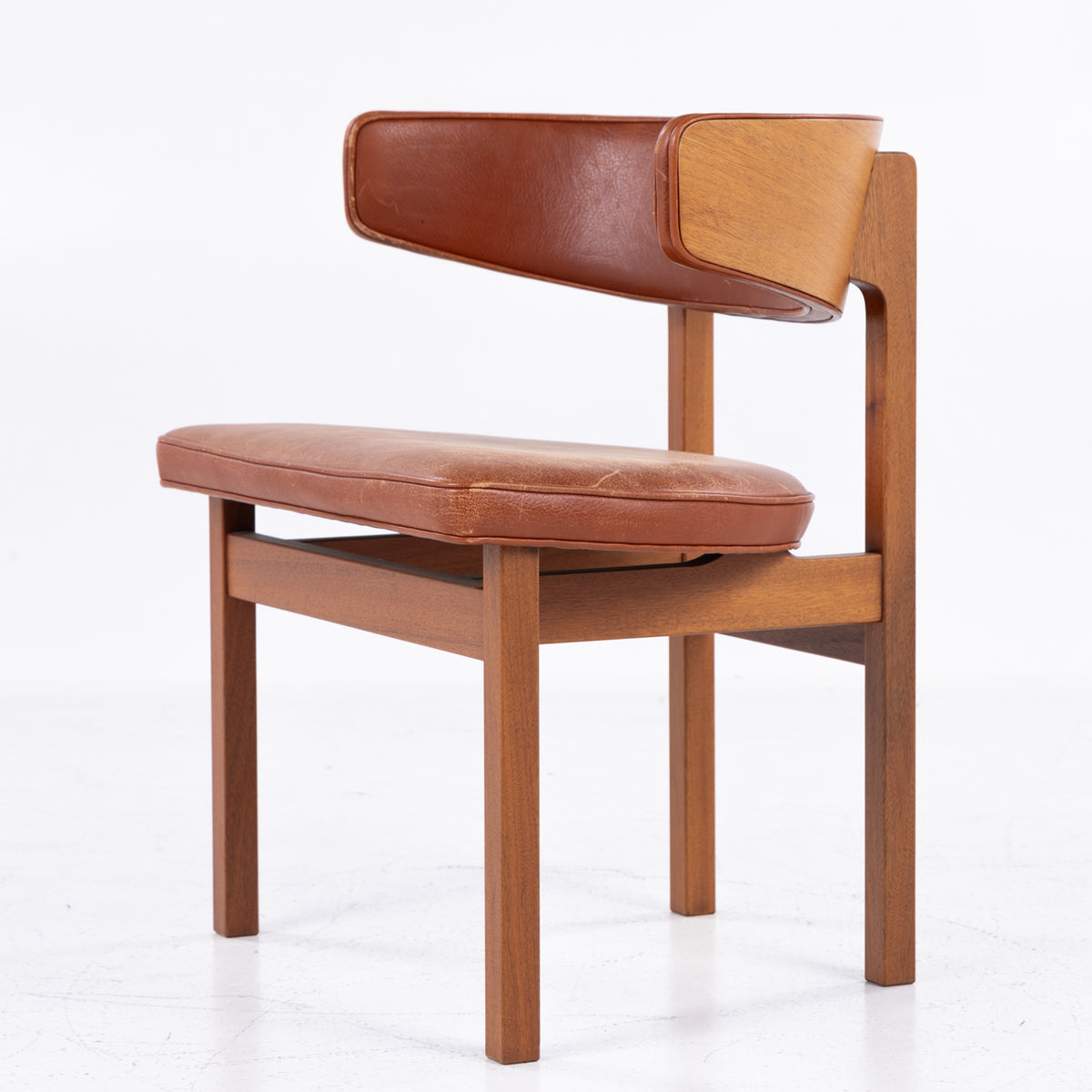 BM 3245 - Armchair in mahogany
