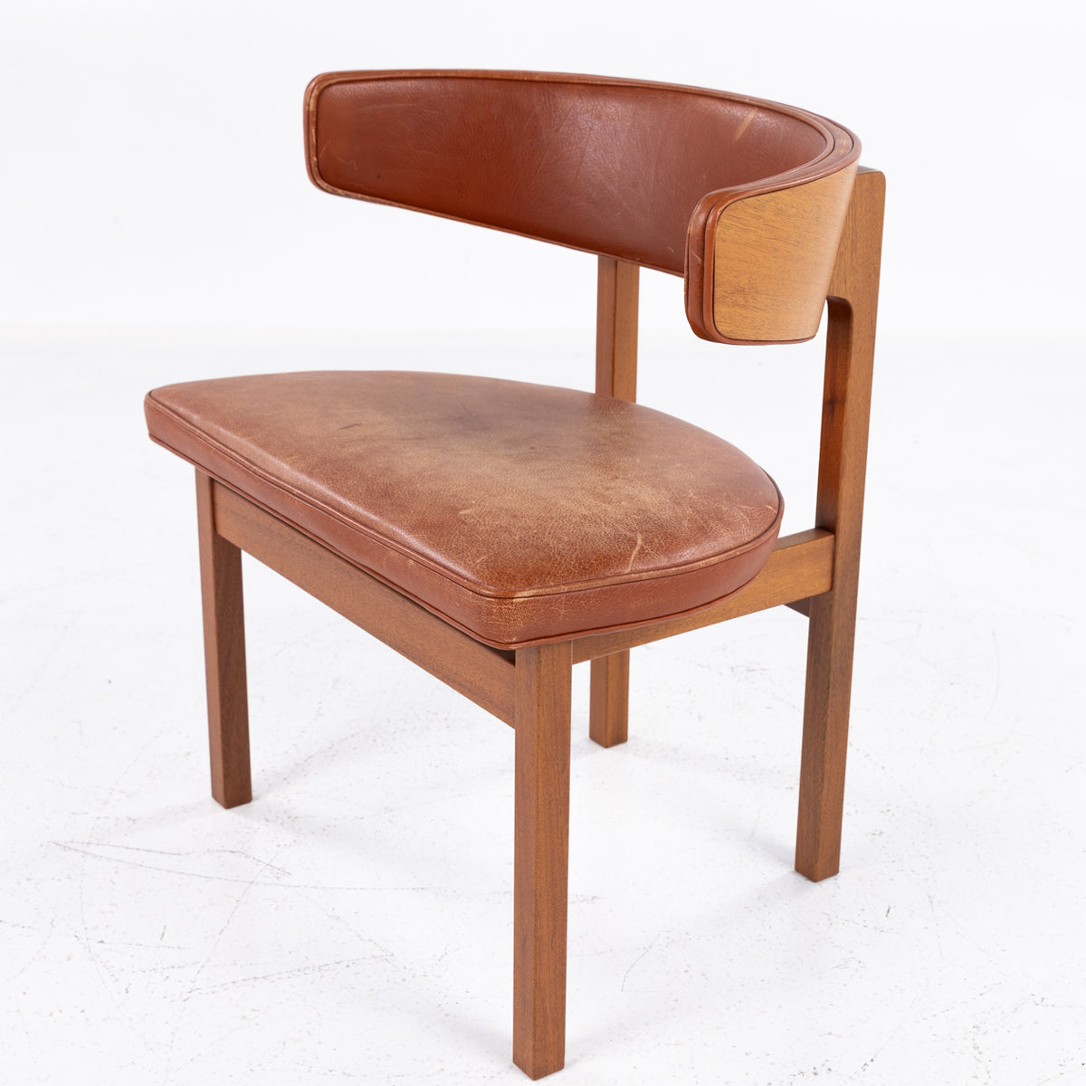 BM 3245 - Armchair in mahogany