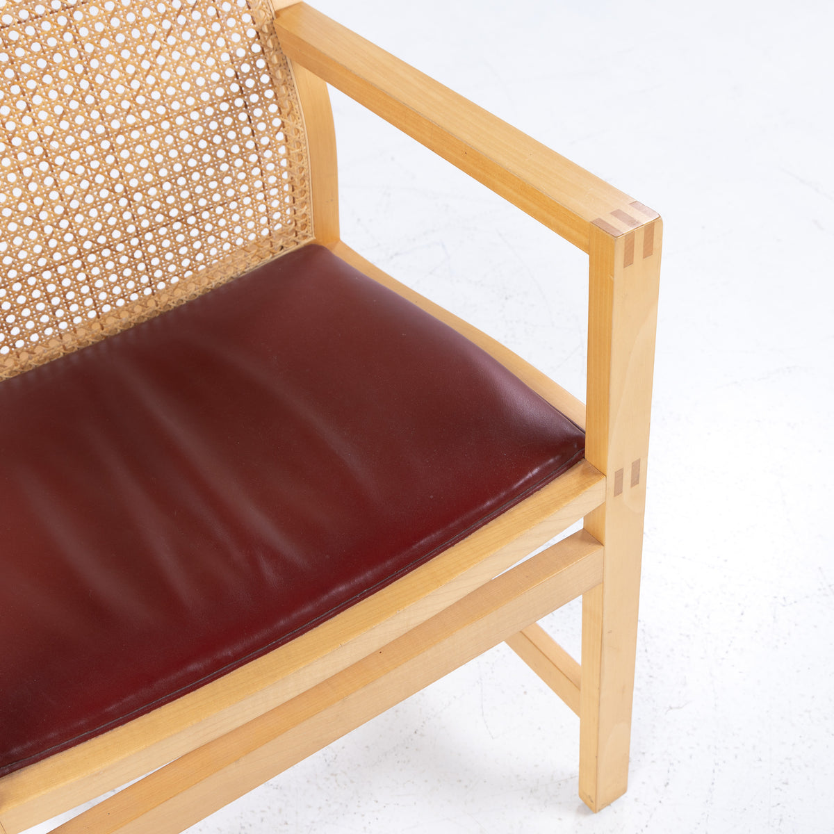 7512 - Arm chair in ash