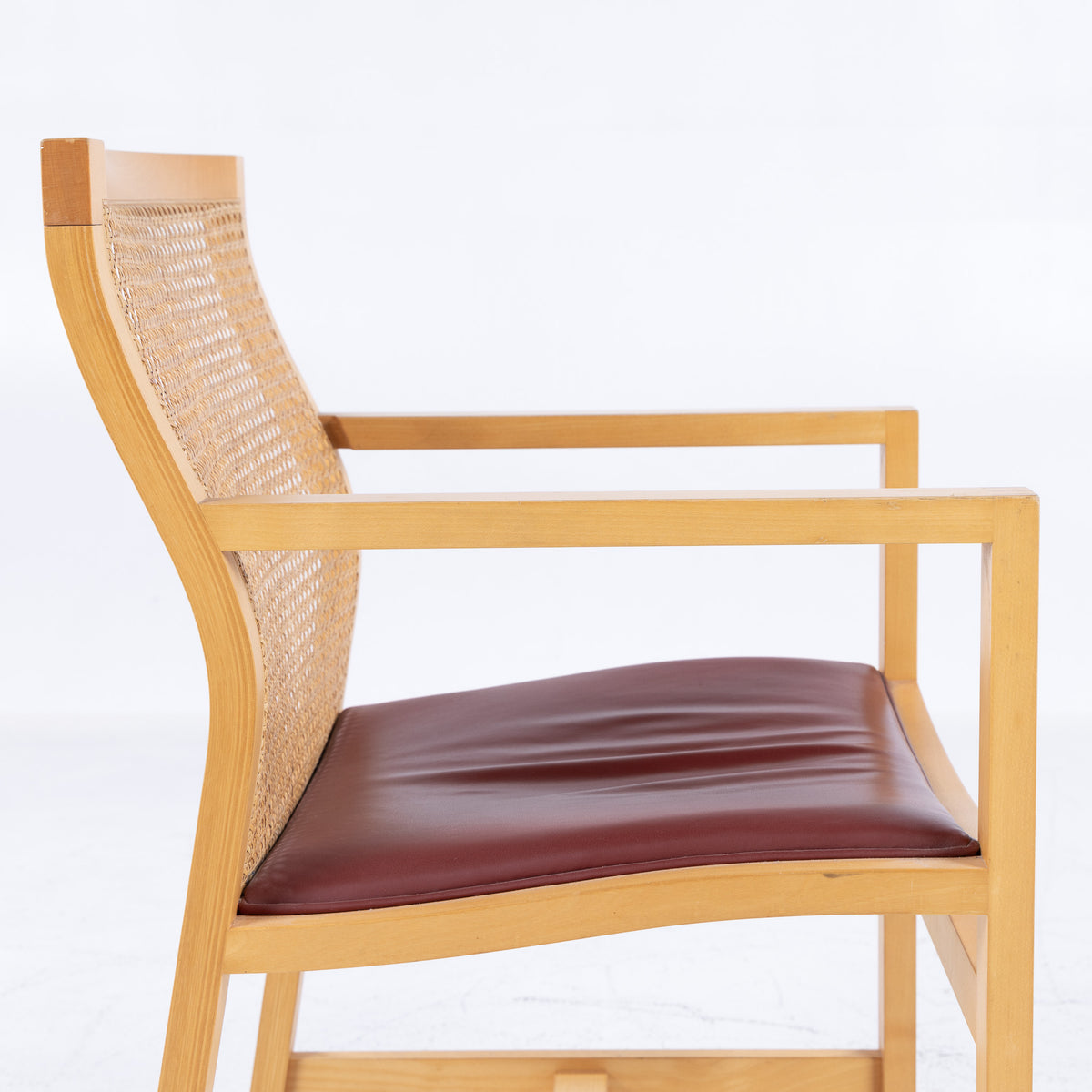 7512 - Arm chair in ash