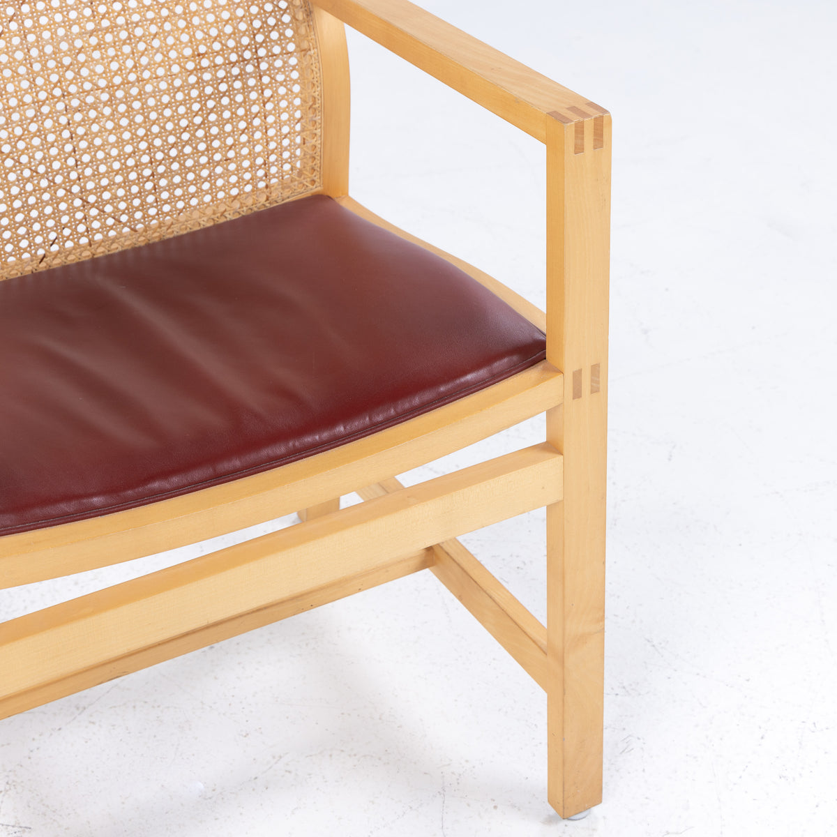 7512 - Arm chair in ash