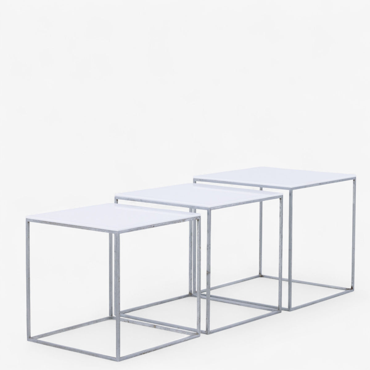 PK 71 - Nesting tables in white formica