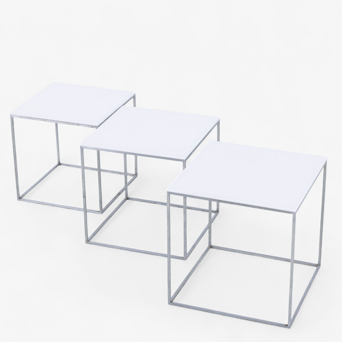 PK 71 - Nesting tables in white formica