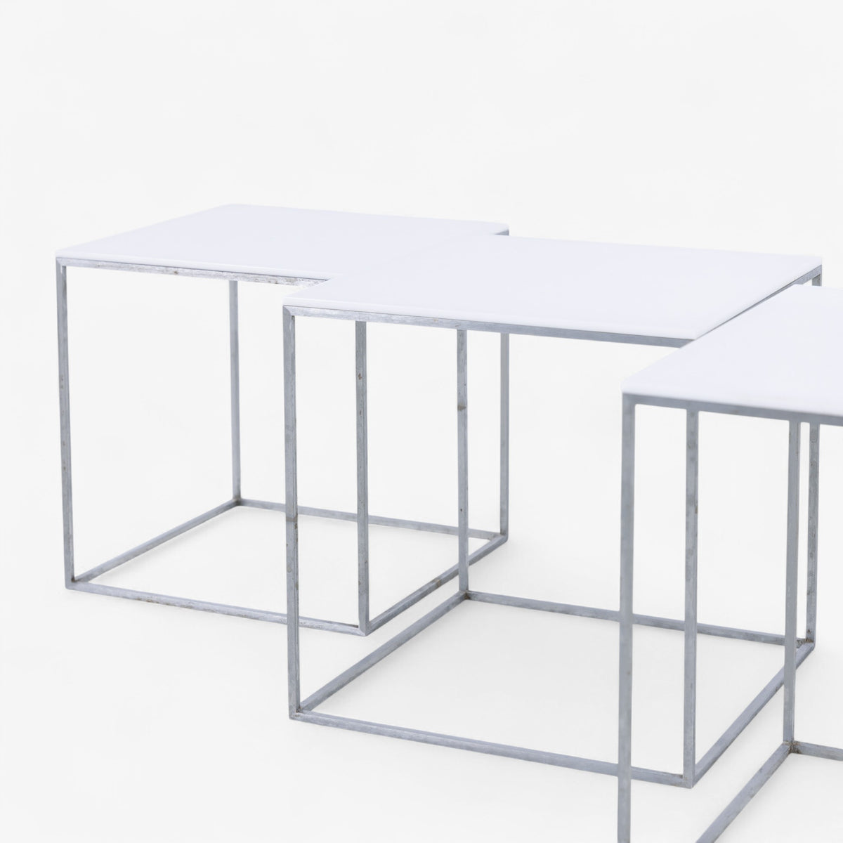 PK 71 - Nesting tables in white formica
