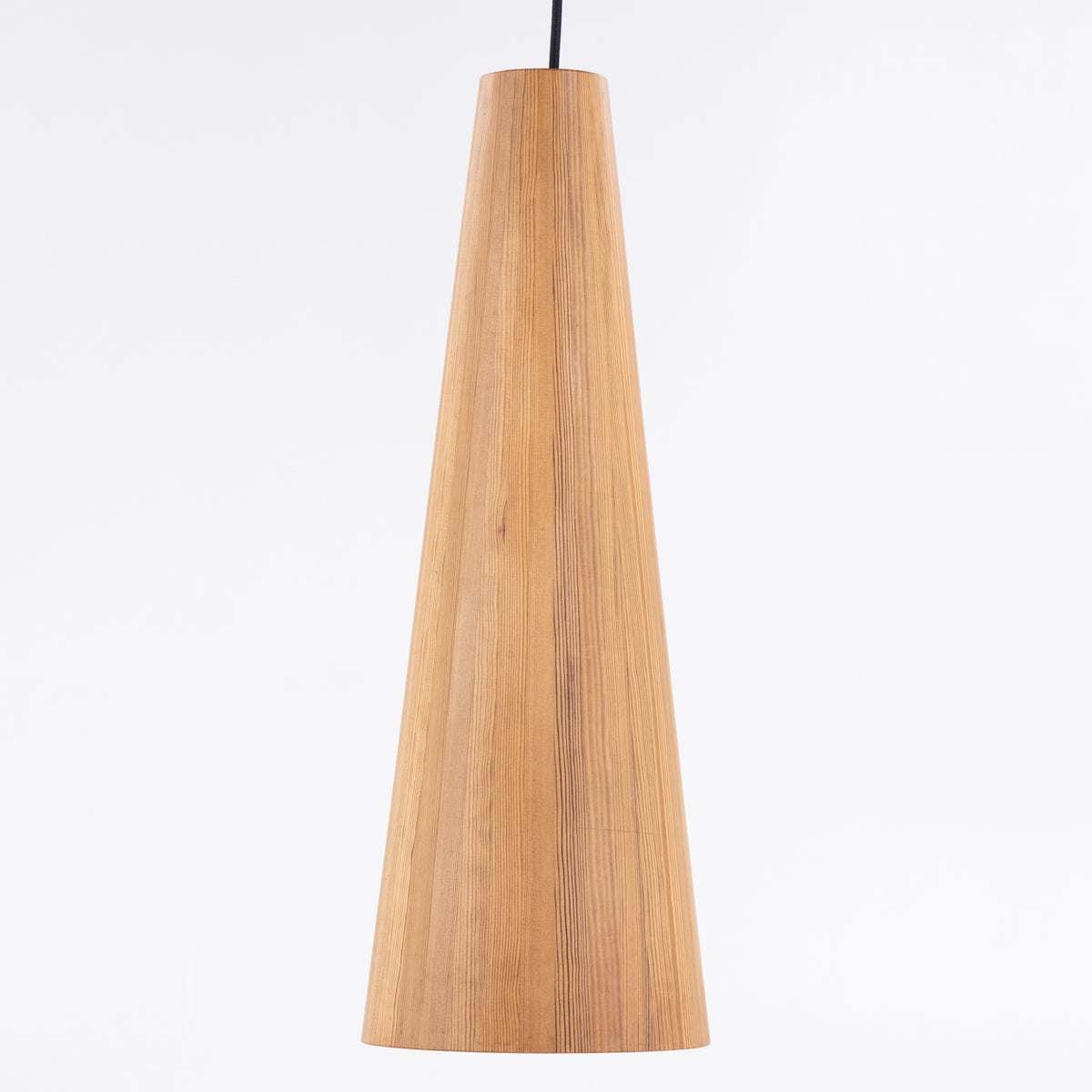 Pendant in pine
