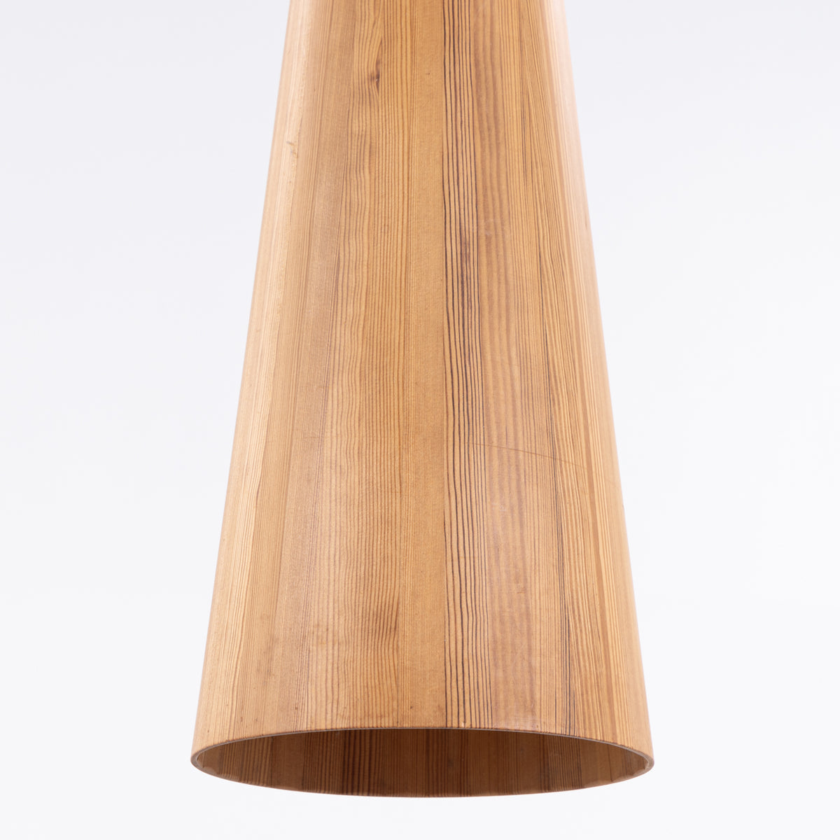 Pendant in pine