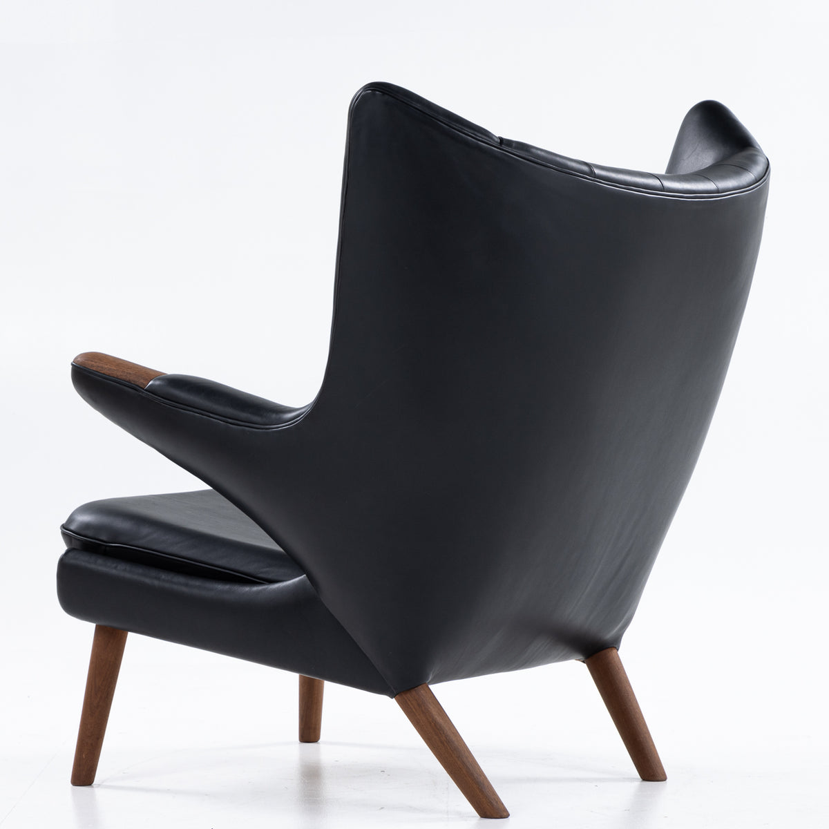 AP 19 - Papa Bear Chair in Elegance leather