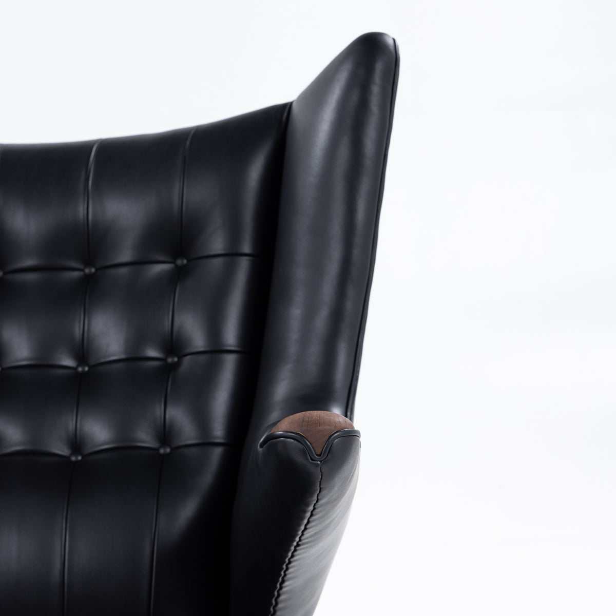 AP 19 - Papa Bear Chair in Elegance leather