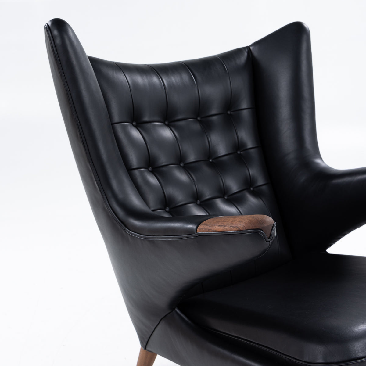 AP 19 - Papa Bear Chair in Elegance leather