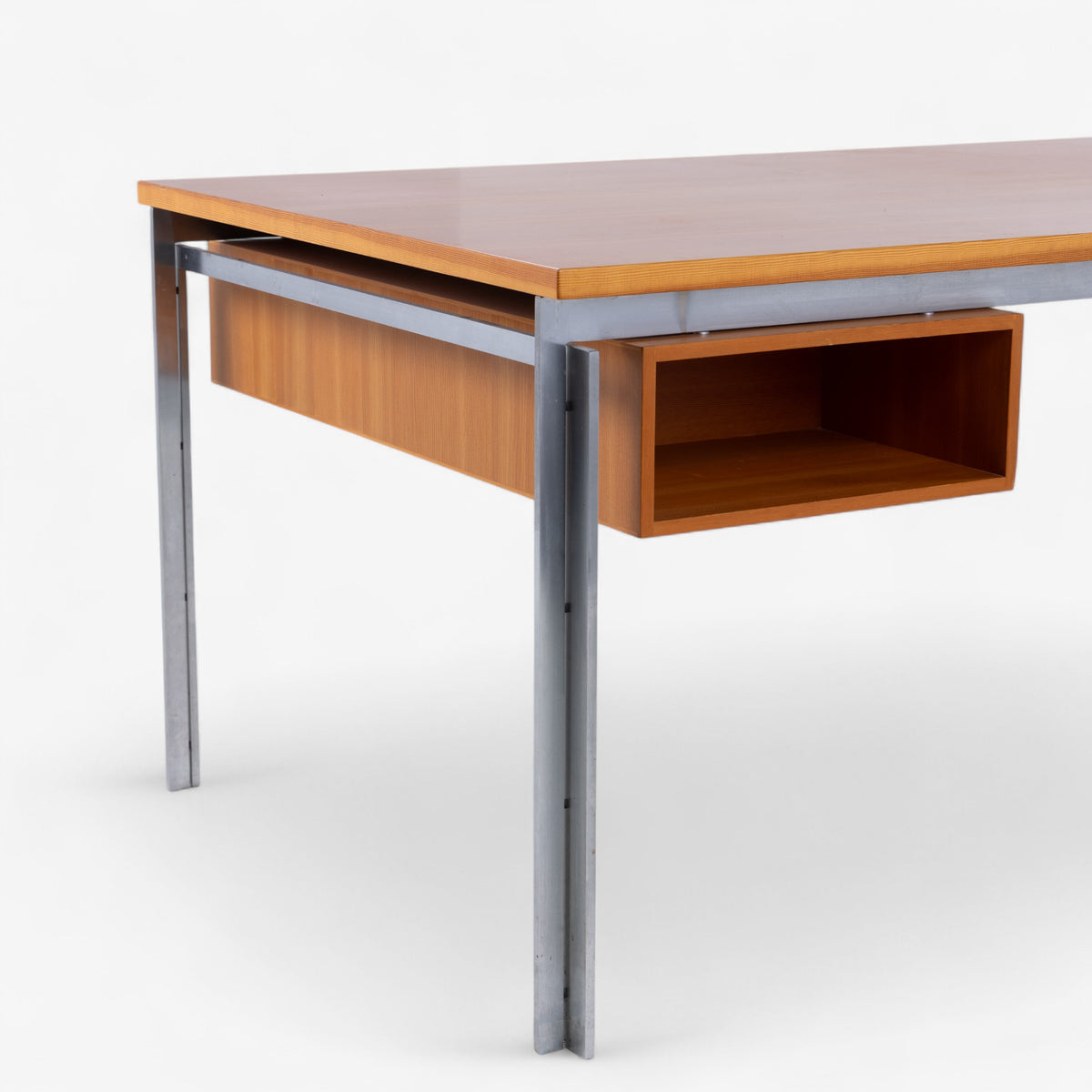 PK 55 - Desk in oregon pine