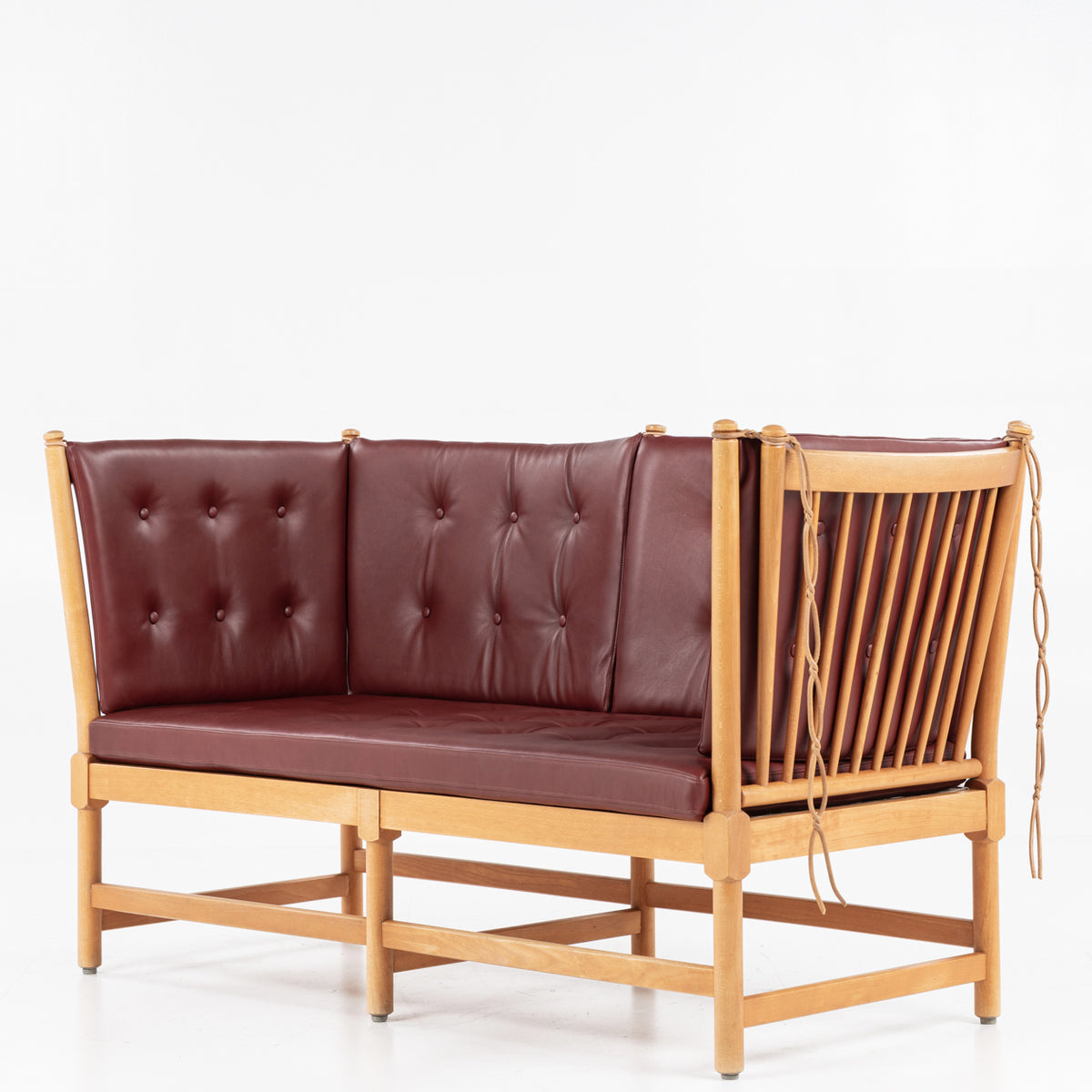 BM 1789 - Spoke-back sofa