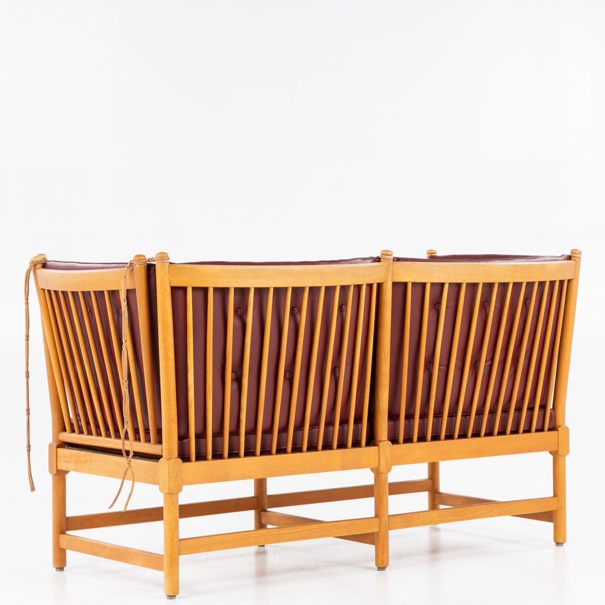 BM 1789 - Spoke-back sofa
