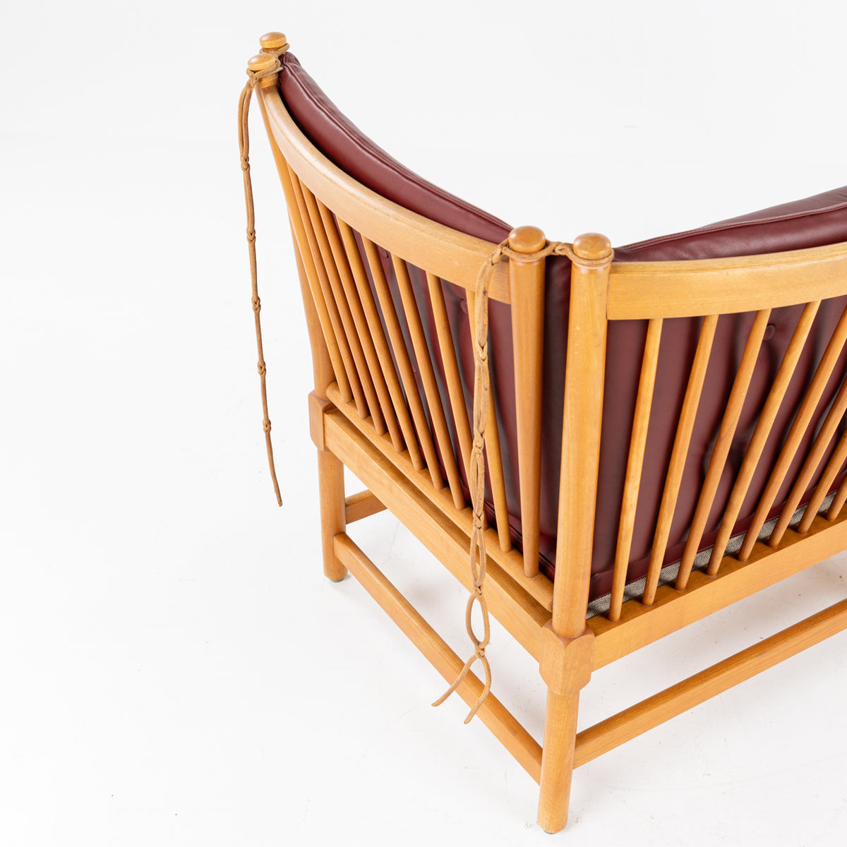 BM 1789 - Spoke-back sofa