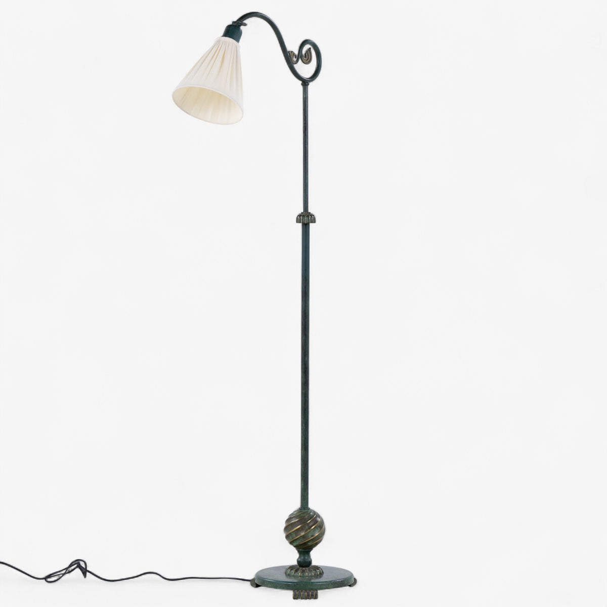 Gulvlampe i patineret bronze