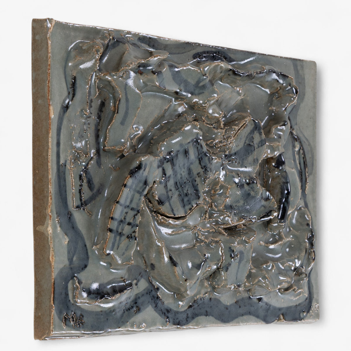 Relief in stoneware