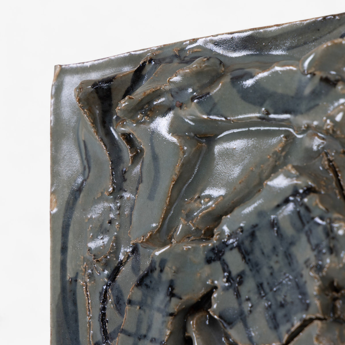 Relief in stoneware