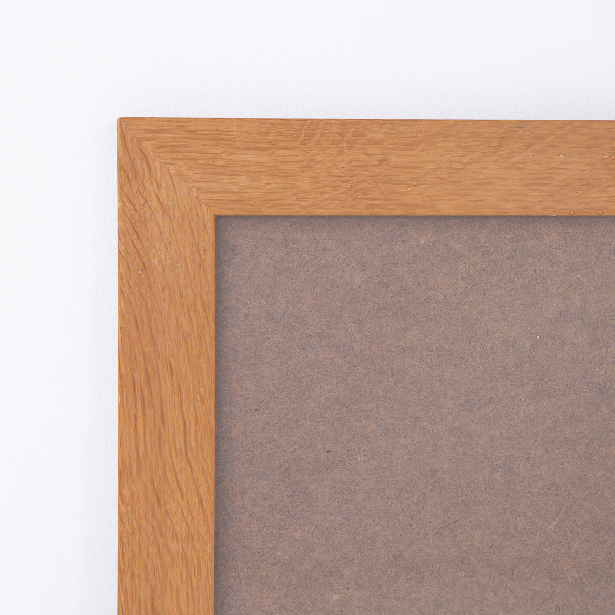Picture frame in oak