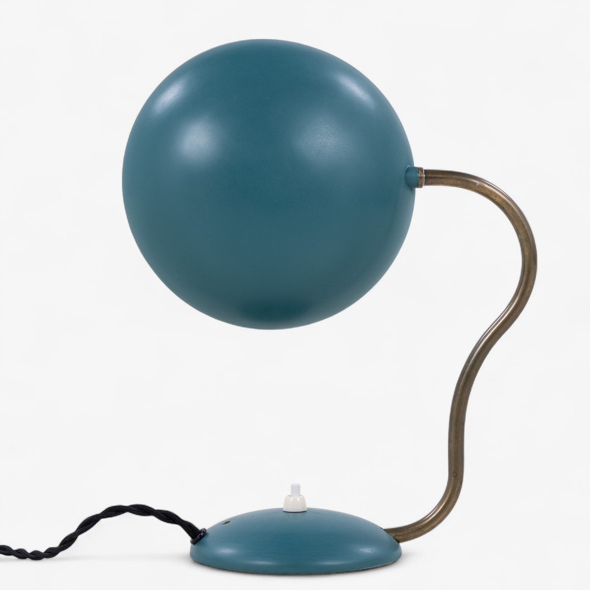 Bordlampe i grønlakeret metal