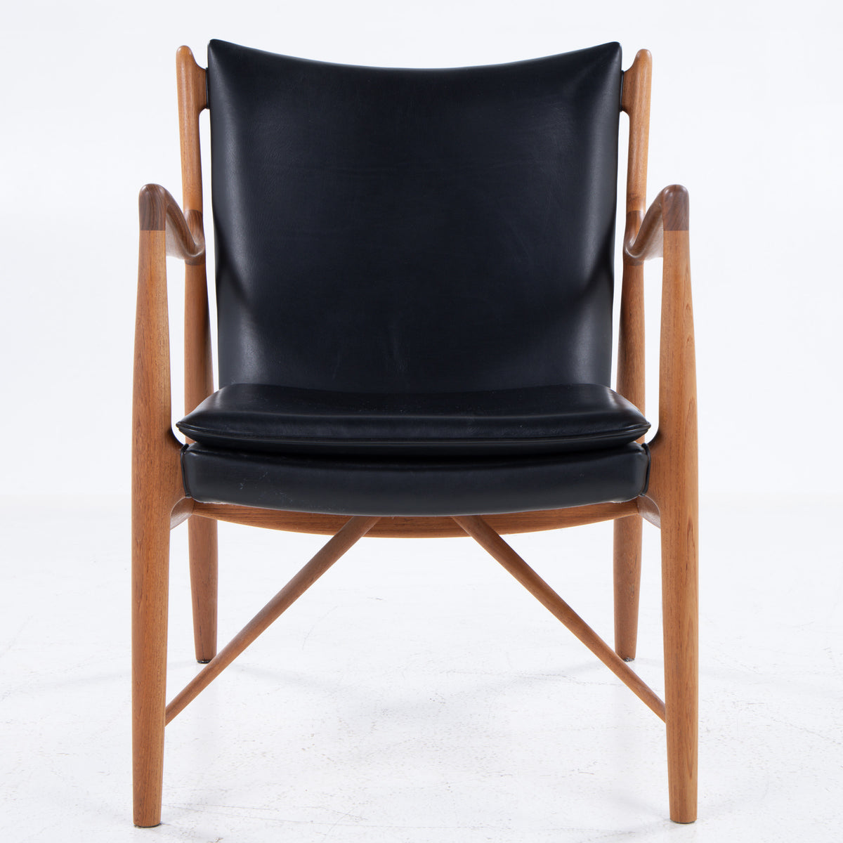 FJ 45 - Easy chair in teak